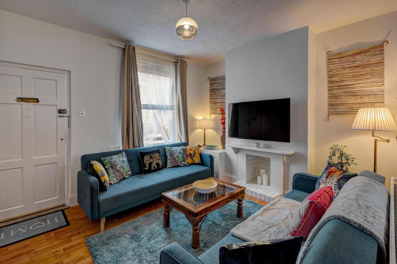 *New* Chester Canal Side 2 Bed Character Home 외부 사진